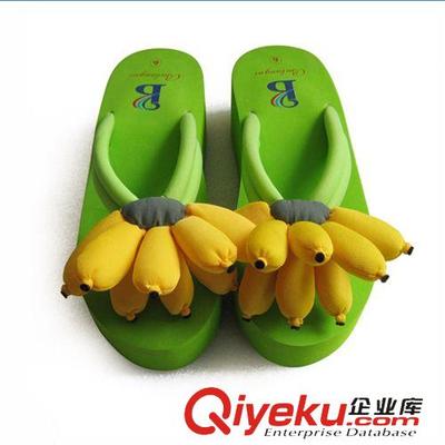 步朗尼2015夏季新品拖鞋 2015廠家訂做爆款 夏季批發EVA夾腳拖鞋 女士香蕉坡跟拖鞋圖片|步朗尼2015夏季新品拖鞋 2015廠家訂做爆款 夏季批發EVA夾腳拖鞋 女士香蕉坡跟拖鞋產品圖片由佛山市南海區中鋒鞋業公司生產提供-